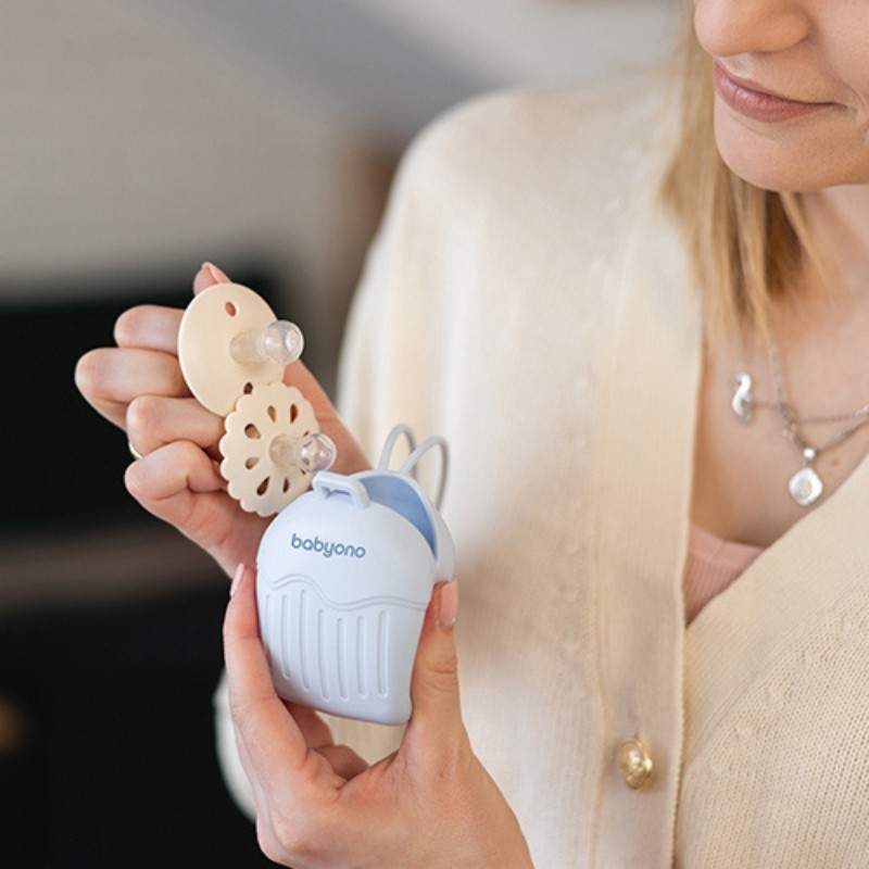 BABYONO-SILIKONOWY-POJEMNIK-ETUI-NA-SMOCZEK (5).jpg