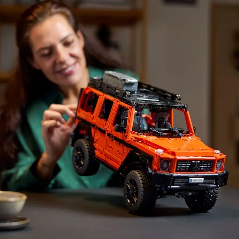 klocki-lego-technic-pojazd-auto-Samochód-Mercedes-Benz-G-500-PROFESSIONAL-Line (3).jpg