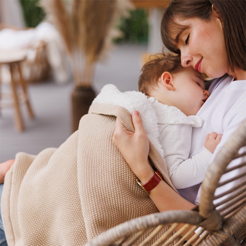 babyono-kocyk-bawelniany-ocieplenie-bezowy (2).jpg